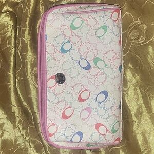 👛🛍Coach Cosmetic Bag with Pink Trim- Carried Once, (Still has plastic tag)🛍👛